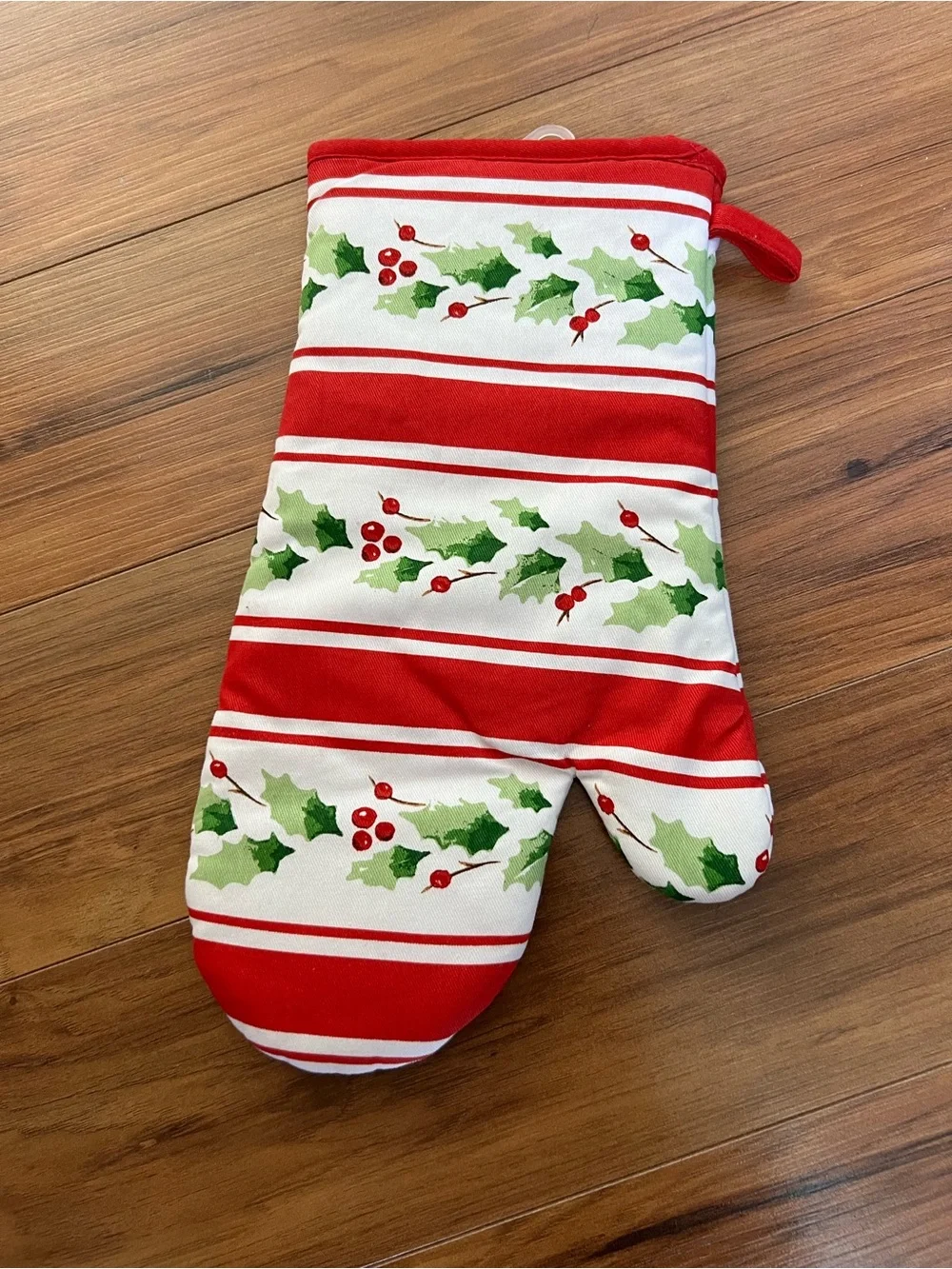 Lenox Red, White & Green Holiday Kitchen Linen Set